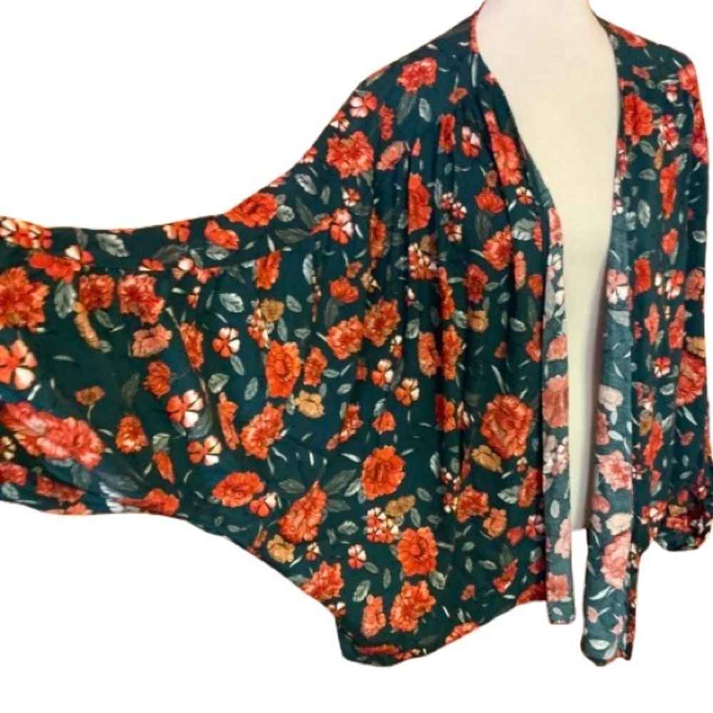 Hayden Los Angeles oversized floral kimono